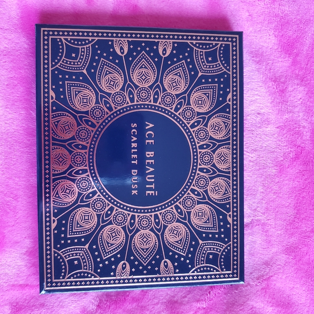 Ace Beaute' scarlet dusk pallete